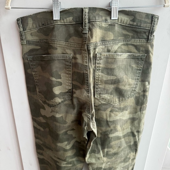 GAP Olive Camouflage Jeans - Picture 6 of 6